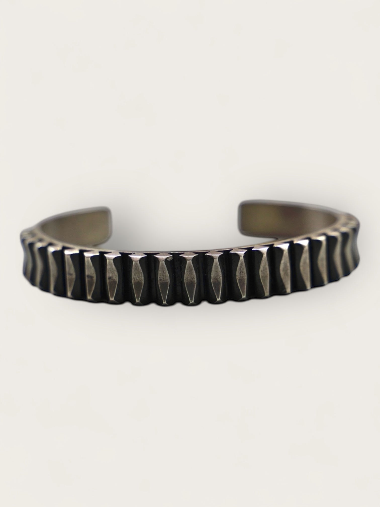 Navajo Leander Tahe Silver Bangle No.3 ナバホ族 リアンダータヒ シルバーバングル