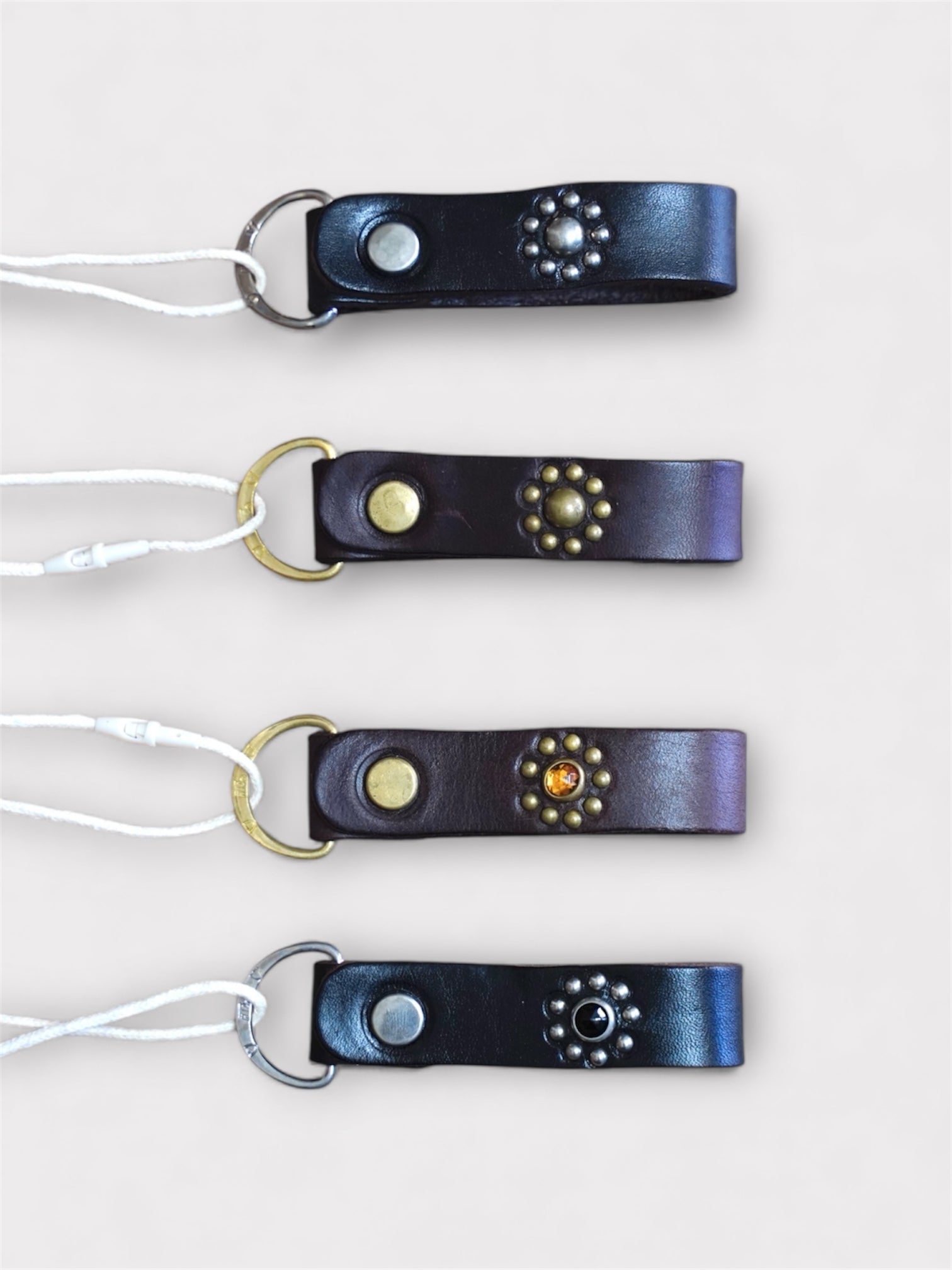 HTC (HOLLYWOOD TRADING CO) Flower Studs/Stone DKH  made in USA　エイチティーシー　フラワー スタッツ/ストーン キーホルダー