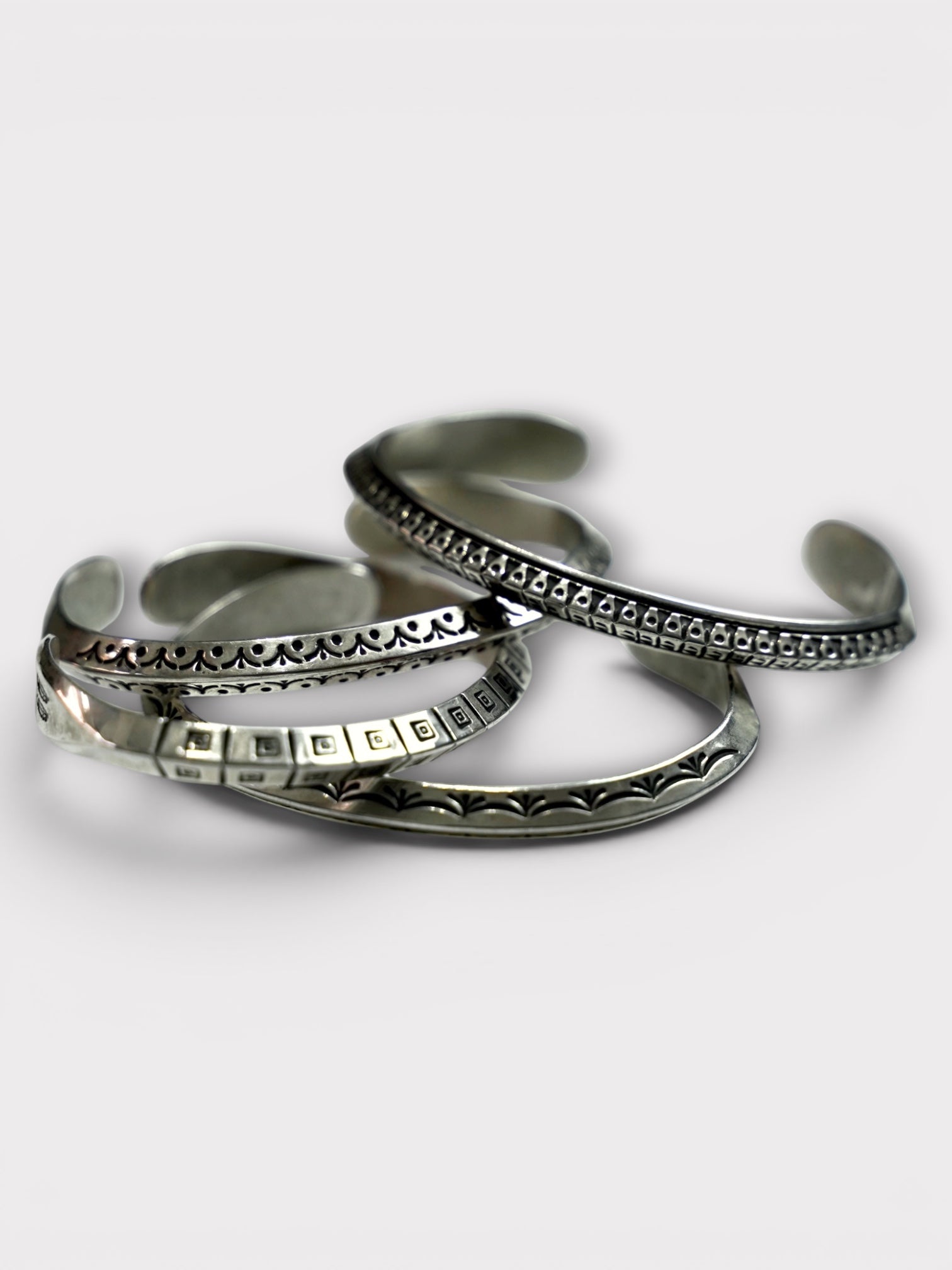 Navajo Landon Secatero Triangle Silver Bangle made in USA ナバホ族